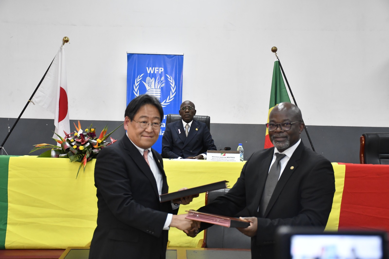 Japon : 300 millions de yens pour nourrir 57 000 écoliers et 25 000 réfugiés au Congo