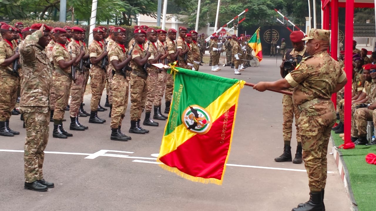 Brazzaville : quatre unités de la sécurité présidentielle reçoivent leurs étendards